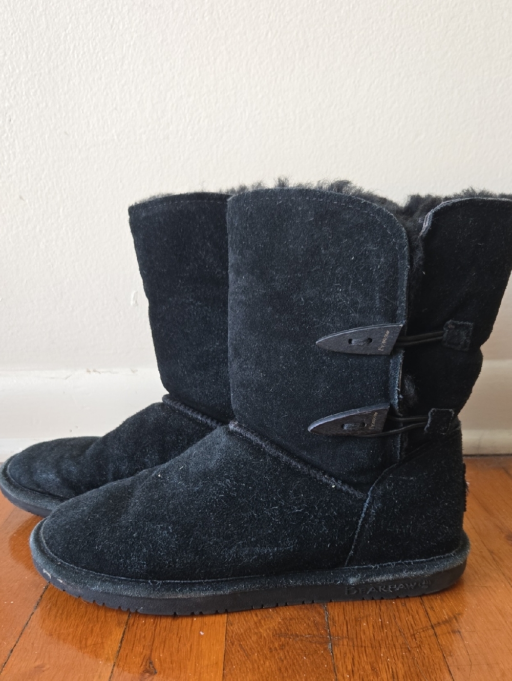 Black Bear Paw Womens  Boots